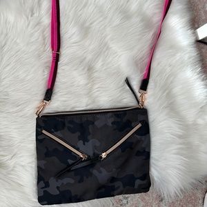 Stella Dot Lady Boss Crossbody